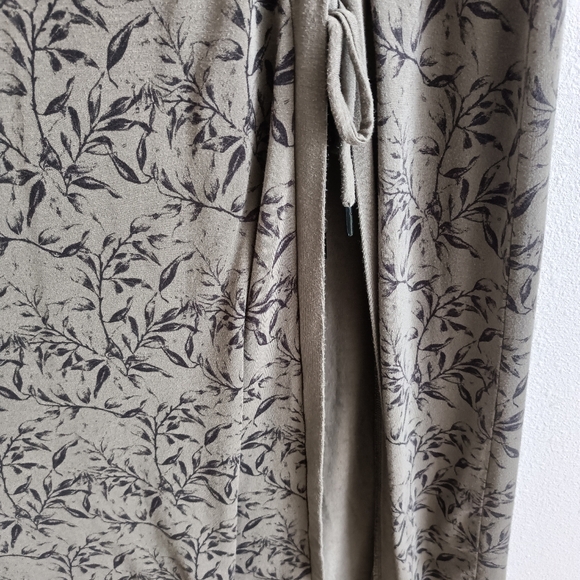 Long Patterned Hemp Maxi Skirt with Slit - Picture 5 of 6